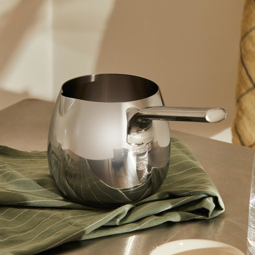 Mami Milk Pan by Stefano Giovannoni, Mirror Polished