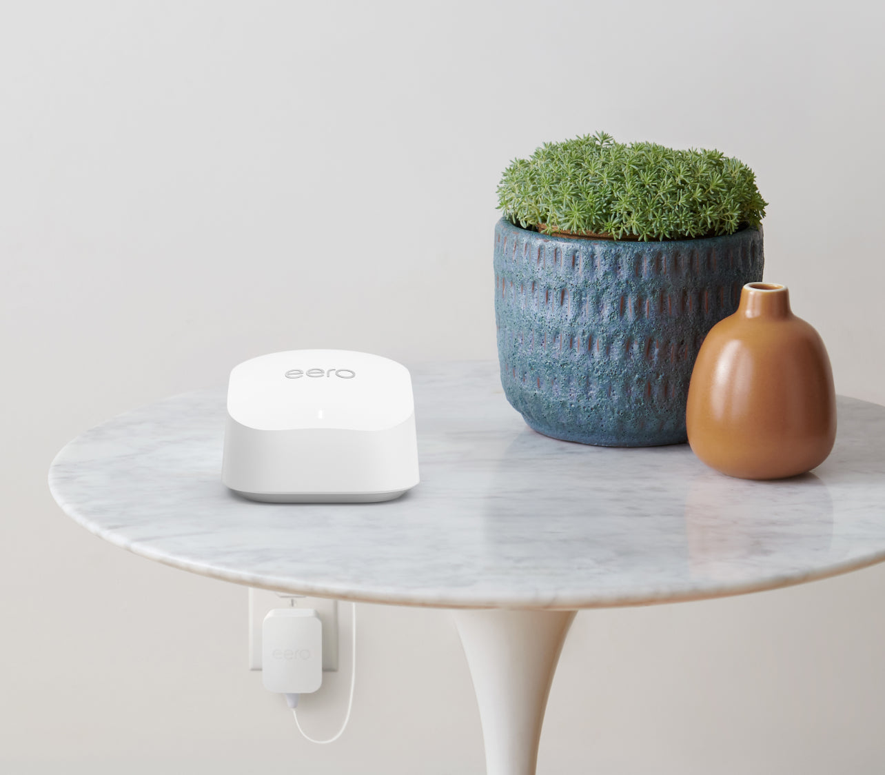 Amazon eero mesh Wi-Fi 6 Dual-Band Mesh Router 1Gbps Ethernet [2023 - product image 1