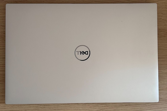 XPS 9730 17" Laptop 4TB/64GB DDR5 Nvidia RTX 4080 i7-13900H