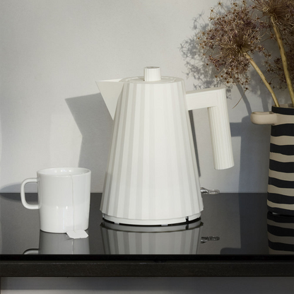 Plissé Electric 1L Water Kettle White Designed by Michele de Lucchi