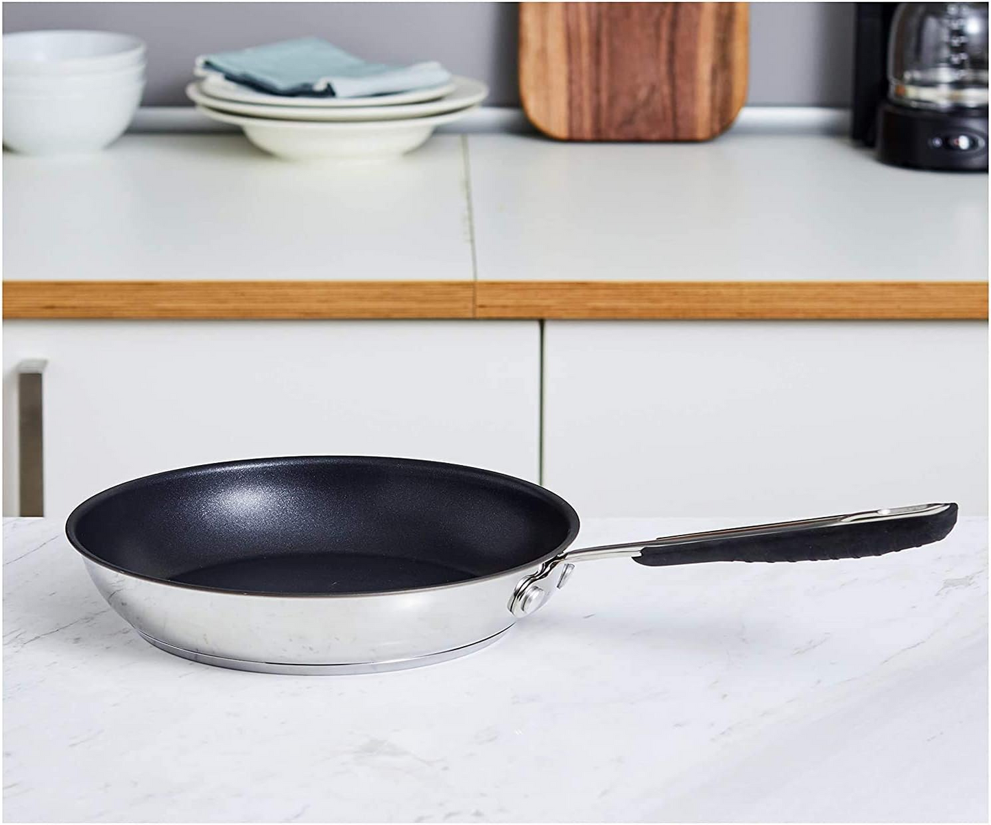 Amazon Basics Stainless Steel Non-Stick 28 cm Frying Pan Soft Handle