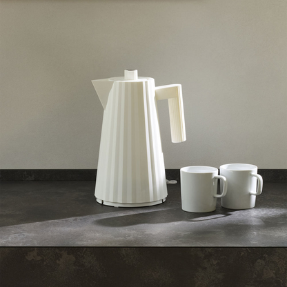 Plissé Electric 1L Water Kettle White Designed by Michele de Lucchi